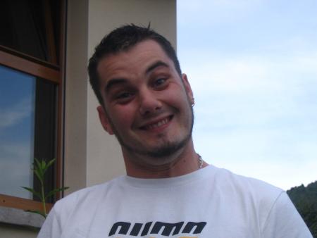 Paye ton sourrir forc� Ludo